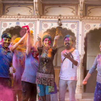 Holi group tour