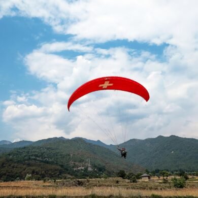 Paragliding in Bir