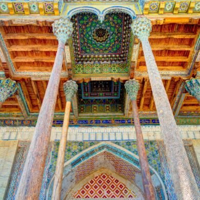 Bolo Hauz Mosque
