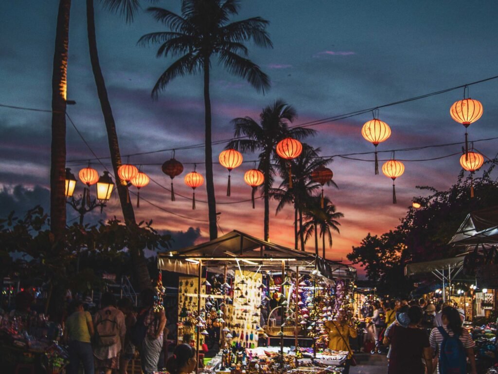 Night markets - Entertainment things to do in vietnam